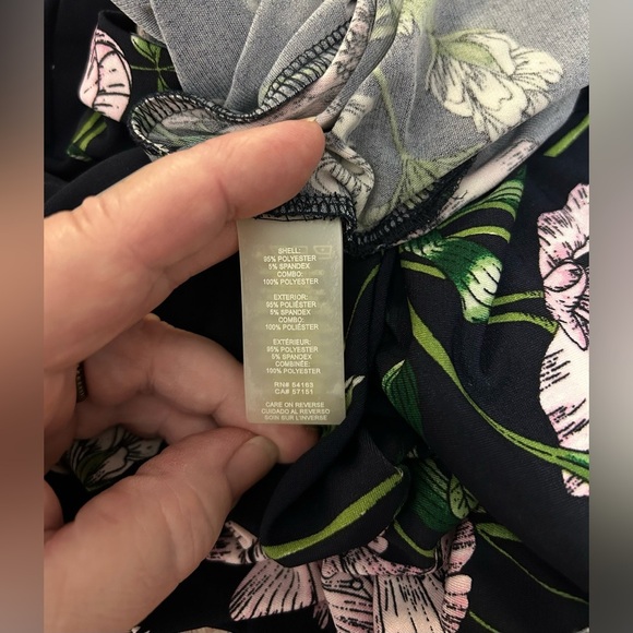 New! Karl Lagerfeld Paris Floral Yessie Trumpet Sleeve Blouse - Picture 5 of 6